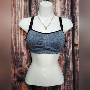 2 For 30$ Victoria Secret Sports Gray and Black Sports Bra Size 34B
